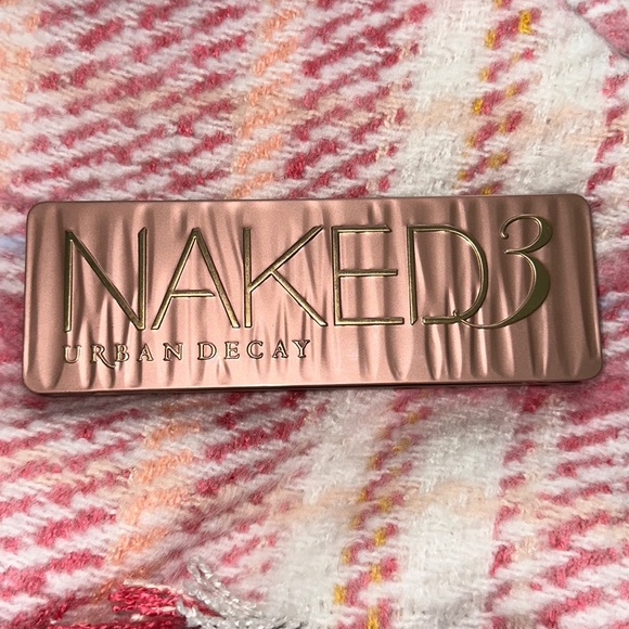 Urban Decay Other - Urban decay Naked 3 eyeshadow palette